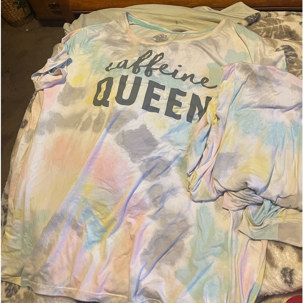 3-4X caffeine queen pajama set pants and shirt $15